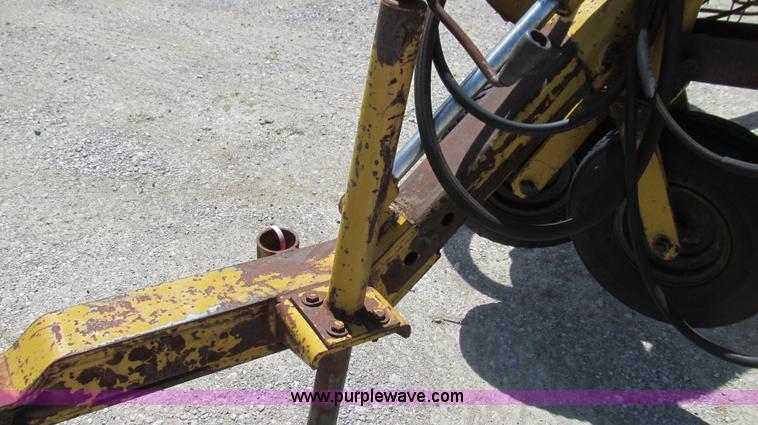 image for item E3944 Vermeer R21A twin rake