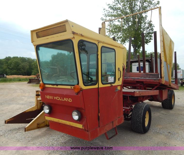 image for item G3204 New Holland Super 1048 stack cruiser