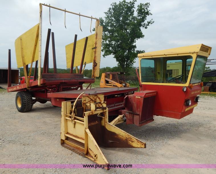 image for item G3204 New Holland Super 1048 stack cruiser