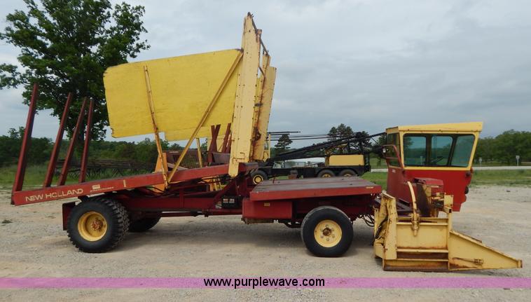 image for item G3204 New Holland Super 1048 stack cruiser