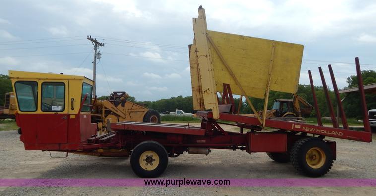 image for item G3204 New Holland Super 1048 stack cruiser