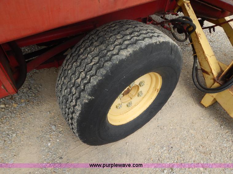 image for item G3204 New Holland Super 1048 stack cruiser