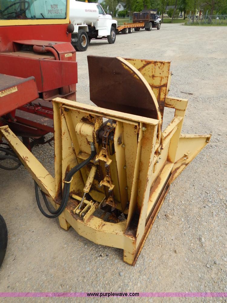 image for item G3204 New Holland Super 1048 stack cruiser