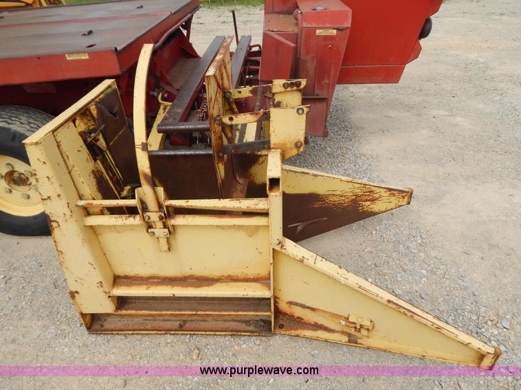 image for item G3204 New Holland Super 1048 stack cruiser