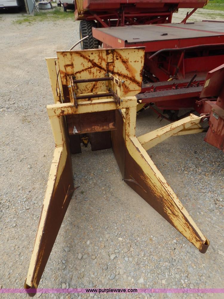 image for item G3204 New Holland Super 1048 stack cruiser