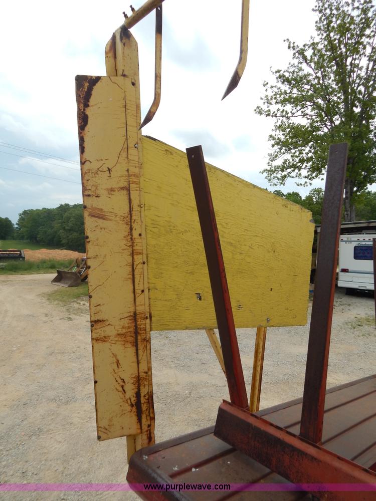 image for item G3204 New Holland Super 1048 stack cruiser