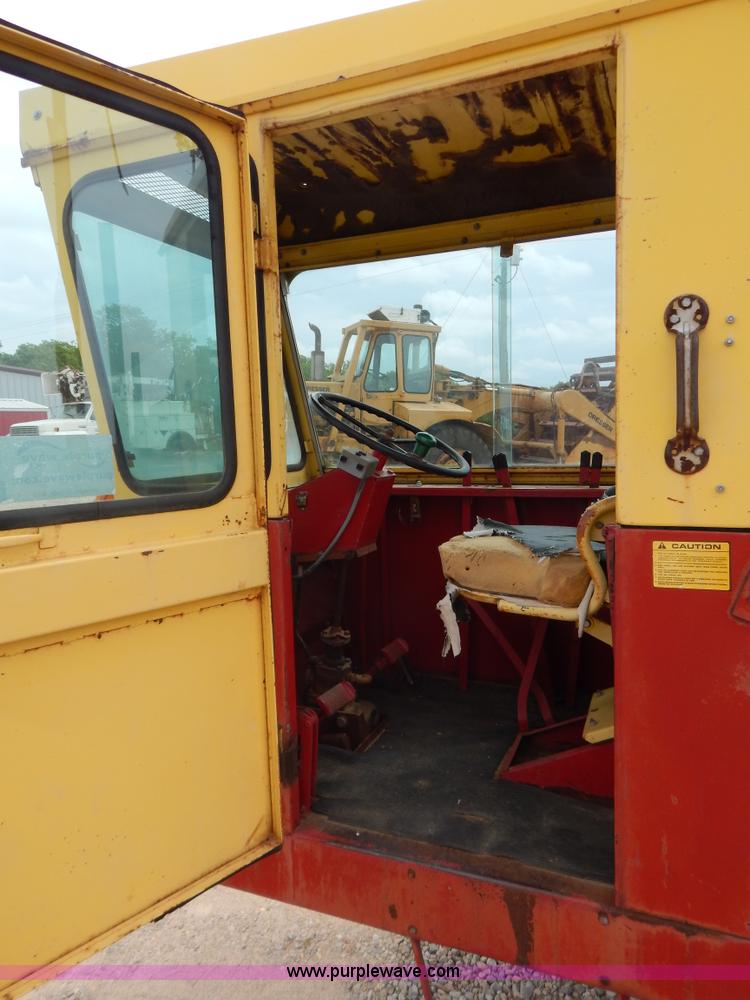 image for item G3204 New Holland Super 1048 stack cruiser