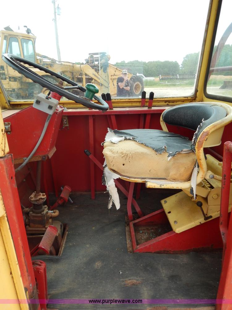 image for item G3204 New Holland Super 1048 stack cruiser