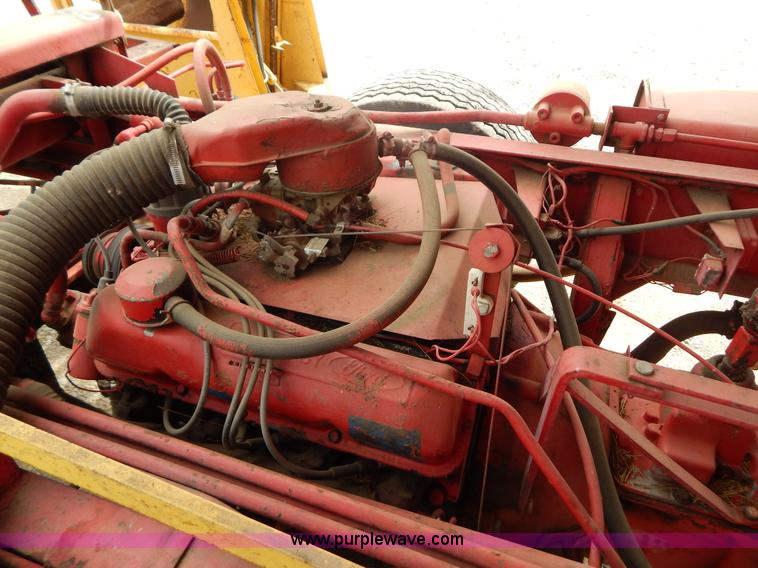 image for item G3204 New Holland Super 1048 stack cruiser