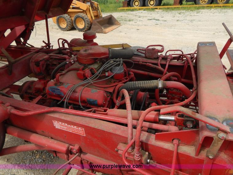 image for item G3204 New Holland Super 1048 stack cruiser