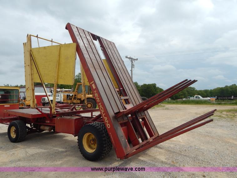 image for item G3204 New Holland Super 1048 stack cruiser