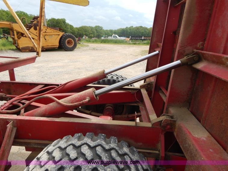 image for item G3204 New Holland Super 1048 stack cruiser