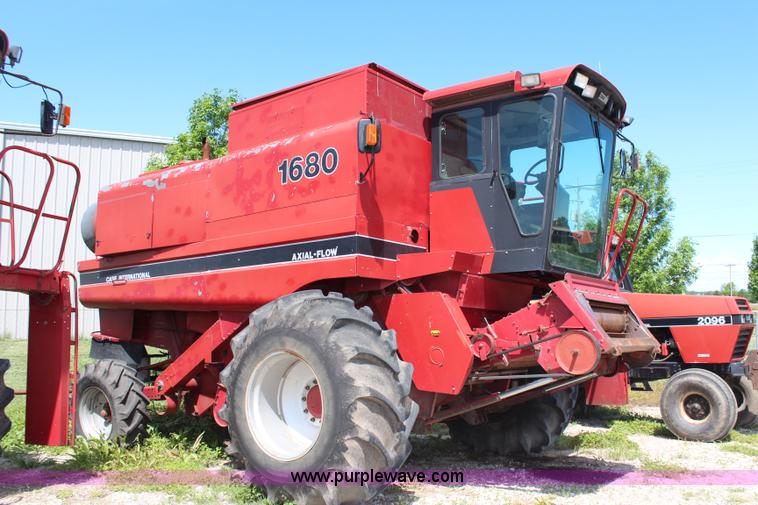 image for item G5274 1988 Case IH 1680 Axial-Flow combine