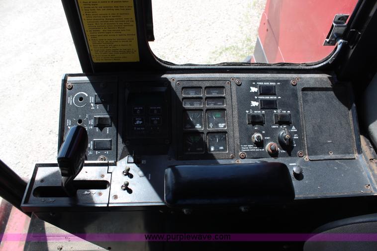 image for item G5274 1988 Case IH 1680 Axial-Flow combine