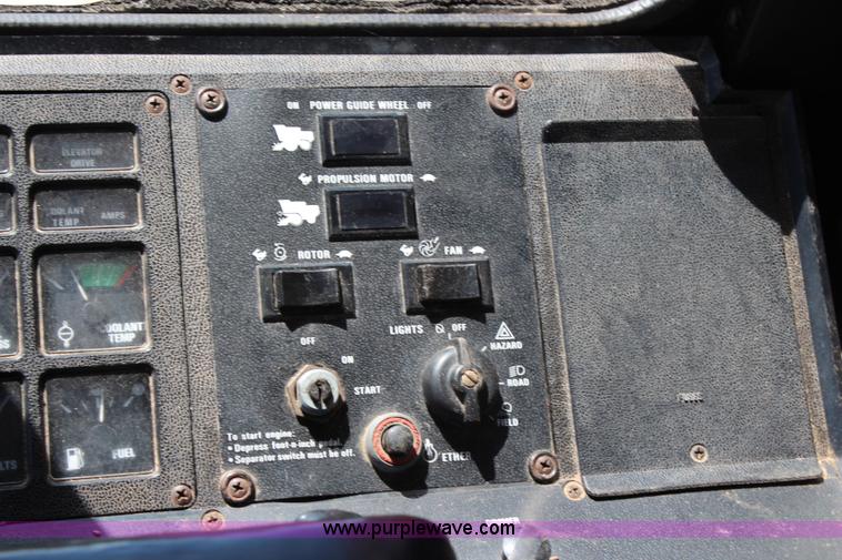 image for item G5274 1988 Case IH 1680 Axial-Flow combine