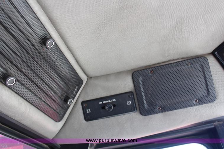 image for item G5274 1988 Case IH 1680 Axial-Flow combine