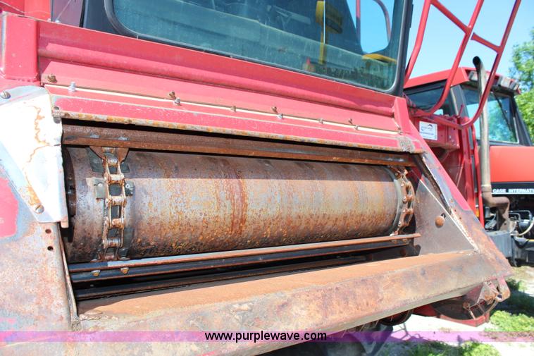 image for item G5274 1988 Case IH 1680 Axial-Flow combine