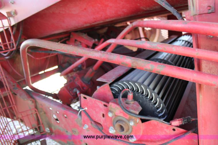 image for item G5274 1988 Case IH 1680 Axial-Flow combine