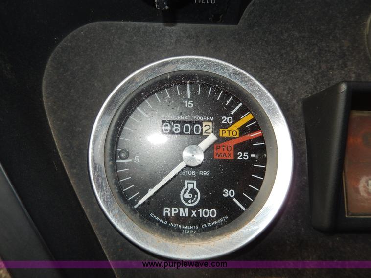 image for item G5277 1989 International 685 tractor