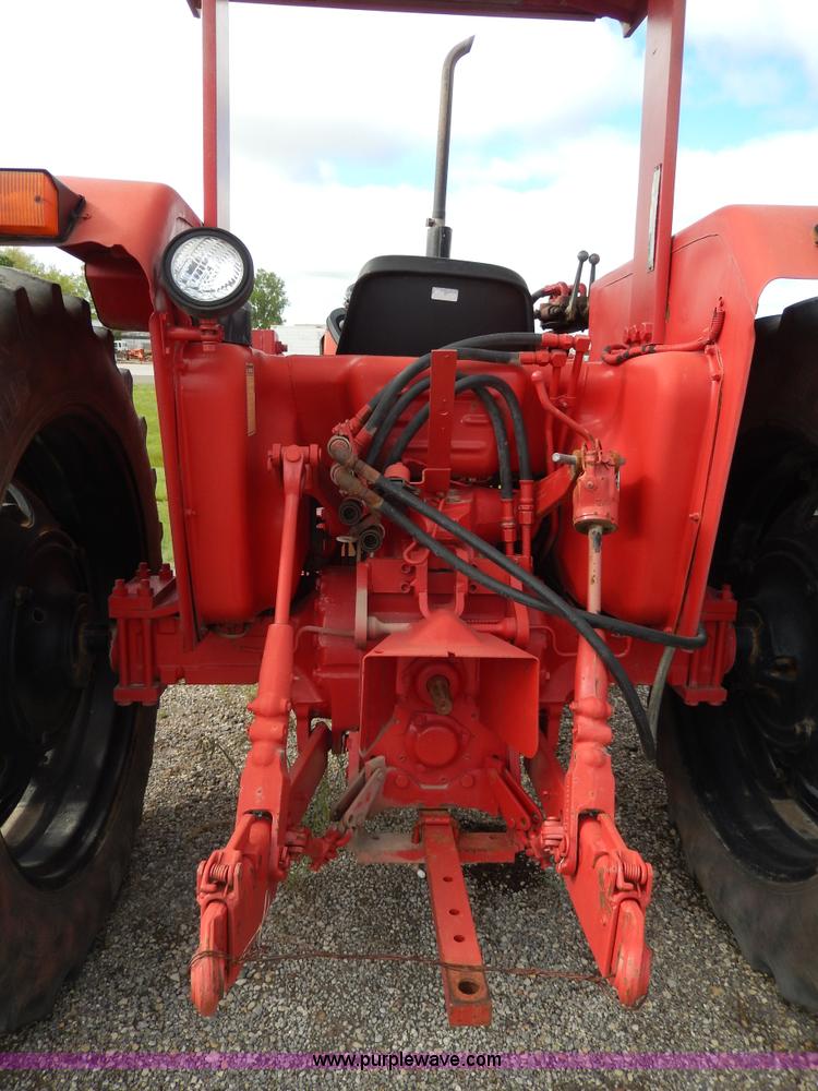 image for item G5277 1989 International 685 tractor