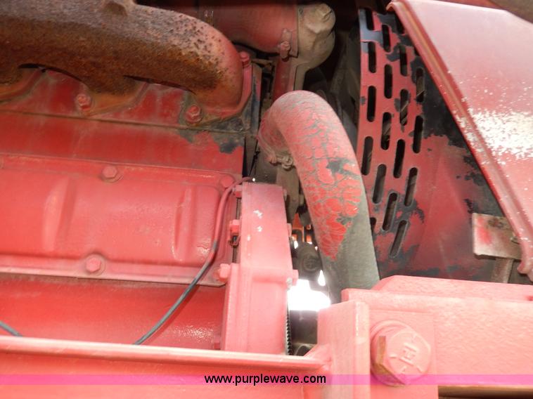 image for item G5277 1989 International 685 tractor