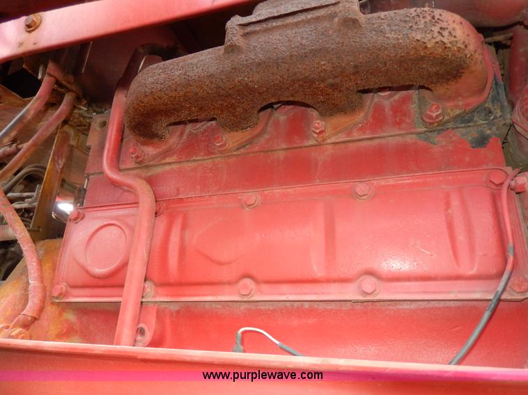 image for item G5277 1989 International 685 tractor