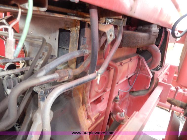 image for item G5277 1989 International 685 tractor