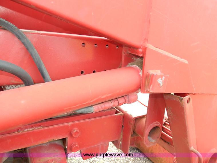 image for item G5277 1989 International 685 tractor