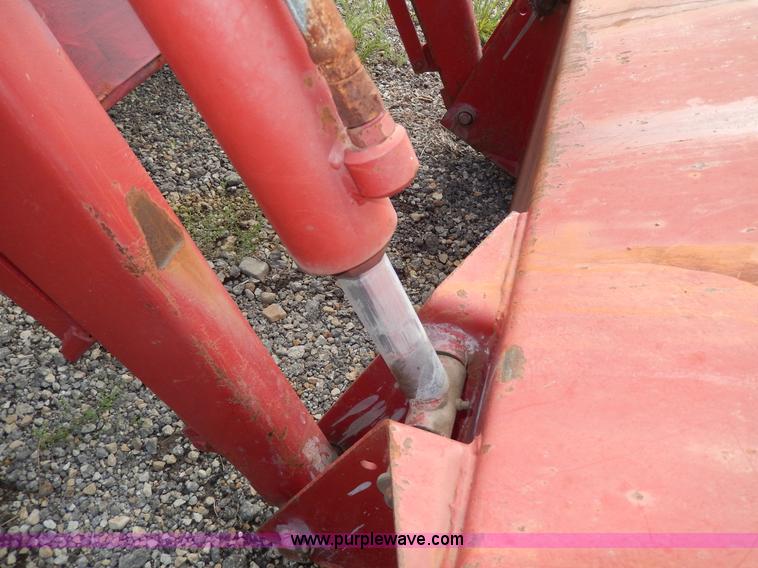 image for item G5277 1989 International 685 tractor