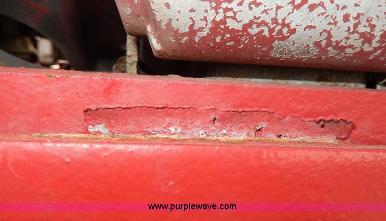 image for item G5277 1989 International 685 tractor