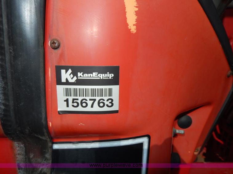 image for item G5277 1989 International 685 tractor