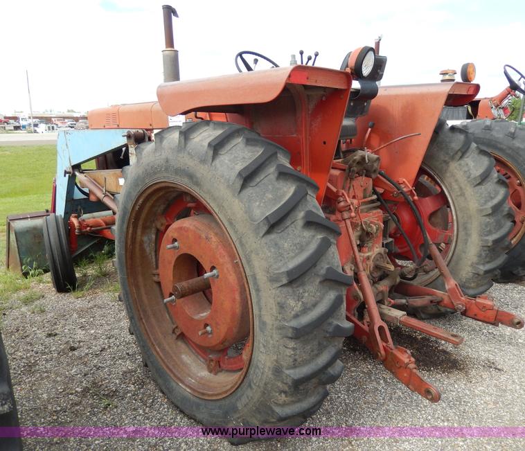 image for item G5278 1973 International 666 tractor