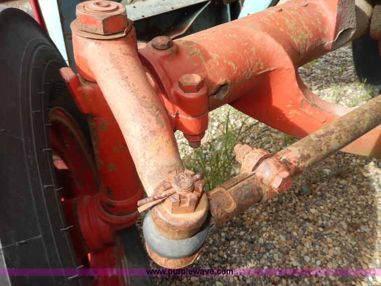 image for item G5278 1973 International 666 tractor