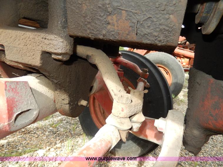 image for item G5278 1973 International 666 tractor