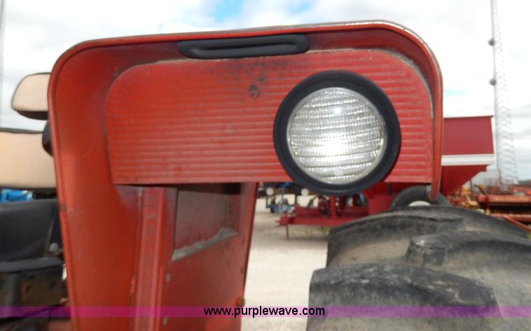 image for item G5278 1973 International 666 tractor