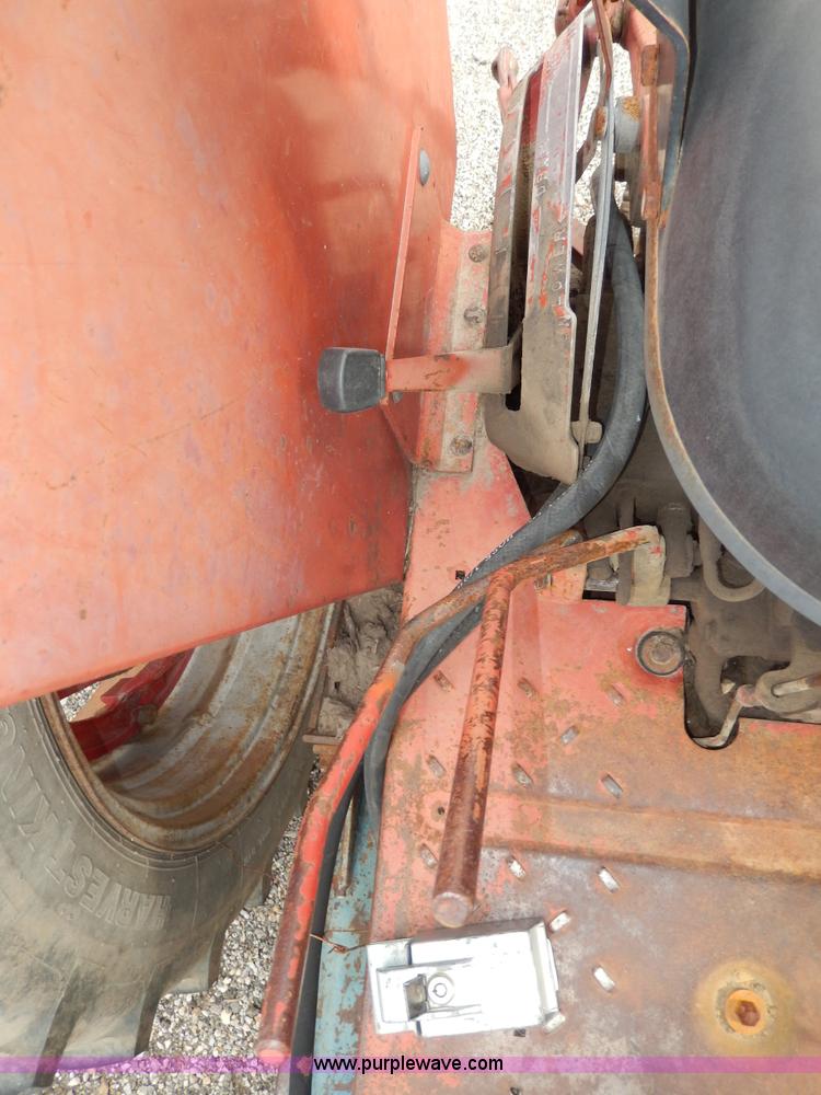 image for item G5278 1973 International 666 tractor