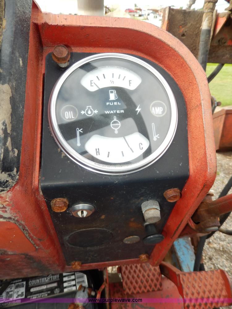 image for item G5278 1973 International 666 tractor