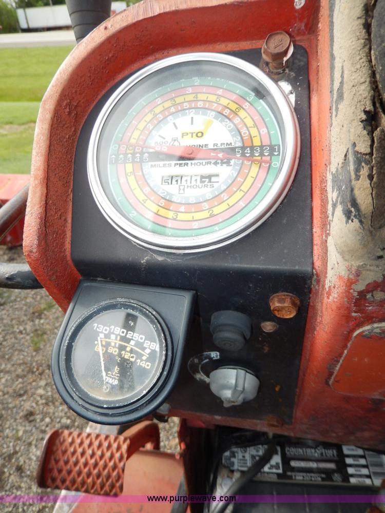 image for item G5278 1973 International 666 tractor