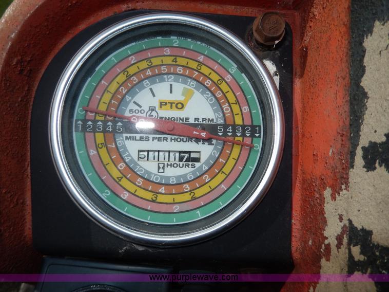 image for item G5278 1973 International 666 tractor