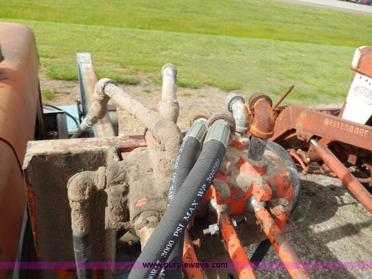 image for item G5278 1973 International 666 tractor