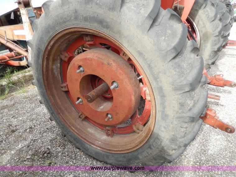 image for item G5278 1973 International 666 tractor