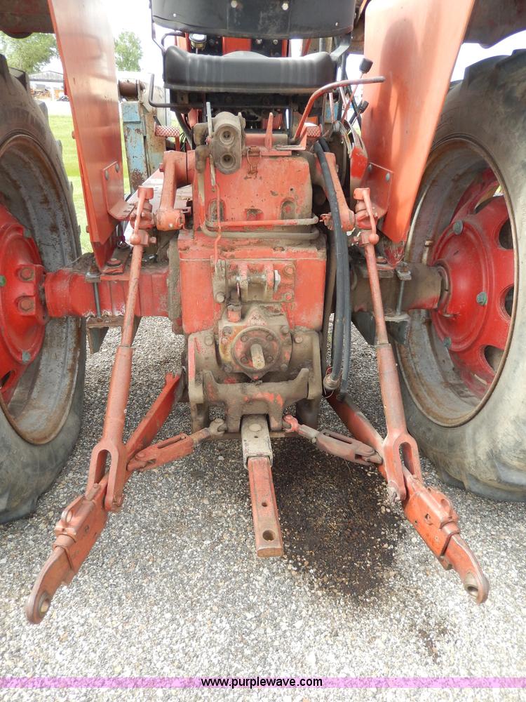 image for item G5278 1973 International 666 tractor