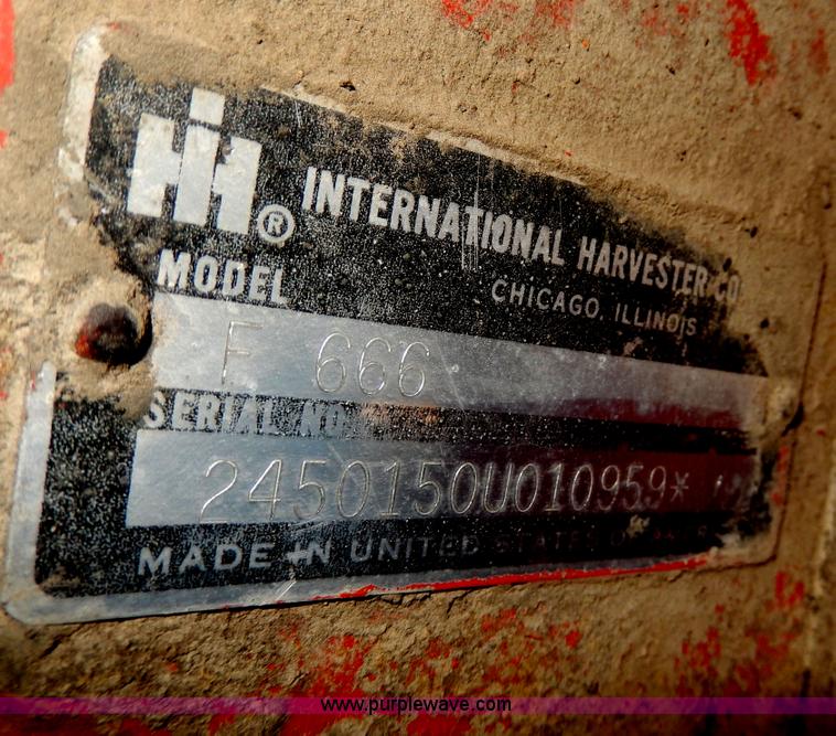 image for item G5278 1973 International 666 tractor