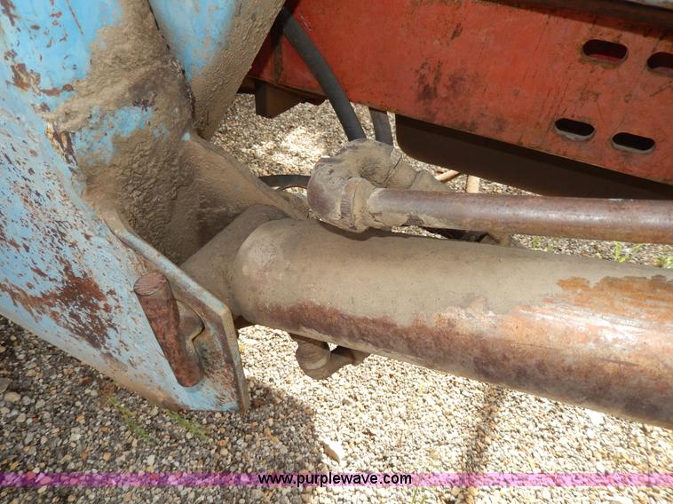 image for item G5278 1973 International 666 tractor