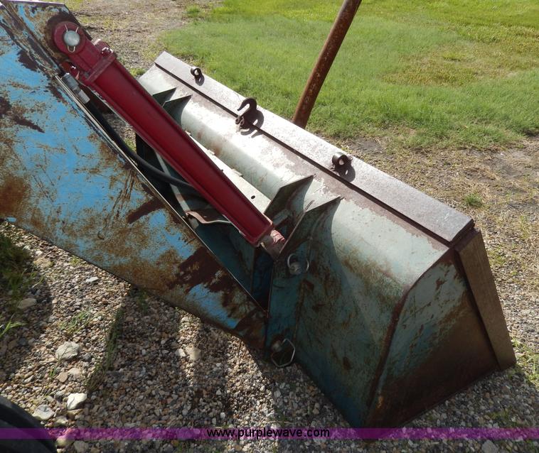 image for item G5278 1973 International 666 tractor