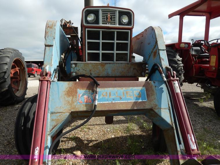 image for item G5278 1973 International 666 tractor