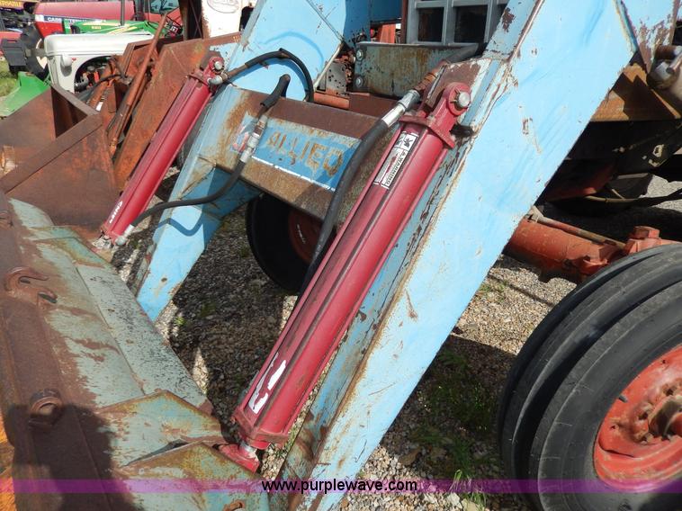 image for item G5278 1973 International 666 tractor