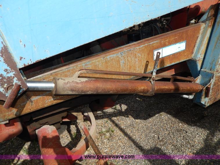 image for item G5278 1973 International 666 tractor