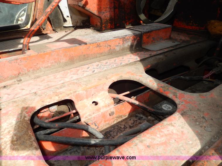 image for item G5279 1967 Allis Chalmers 190XT Series 3 tractor