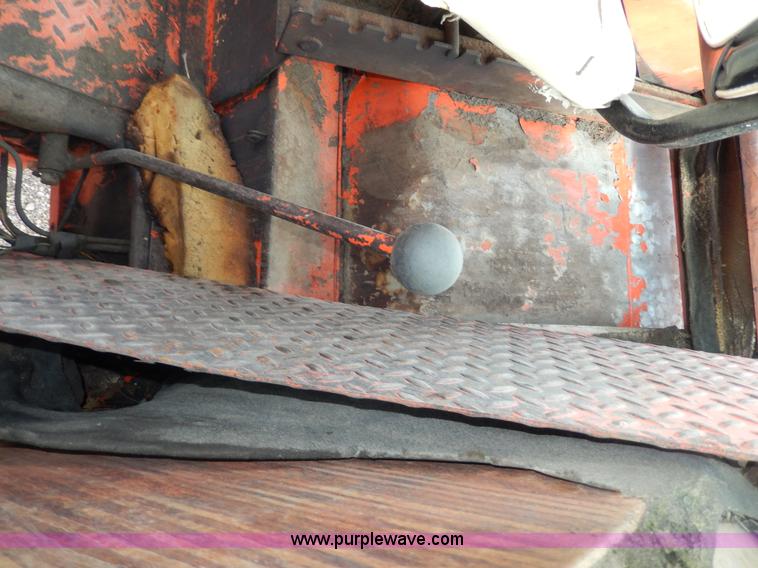 image for item G5279 1967 Allis Chalmers 190XT Series 3 tractor